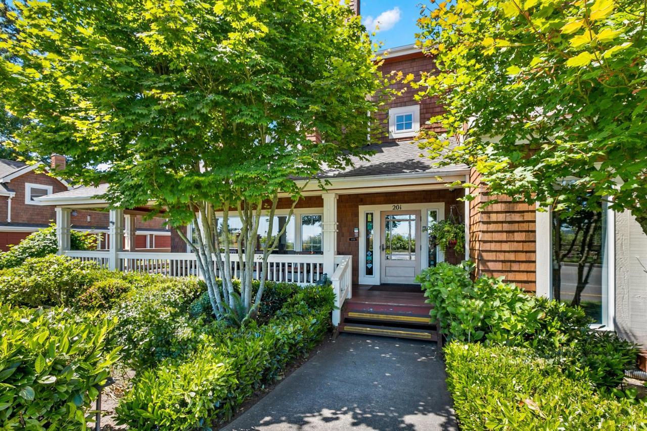 Saratoga Inn Langley Exteriör bild