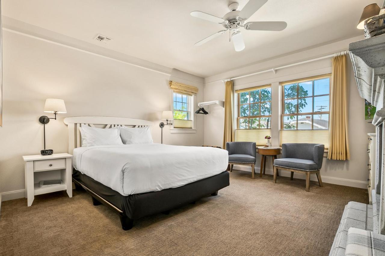 Saratoga Inn Langley Exteriör bild